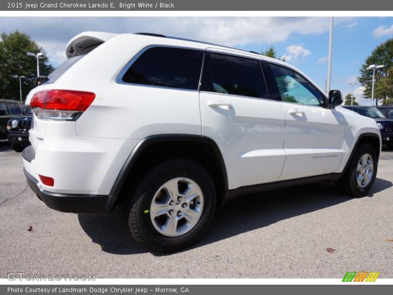 Bright White / Black 2015 Jeep Grand Cherokee Laredo E