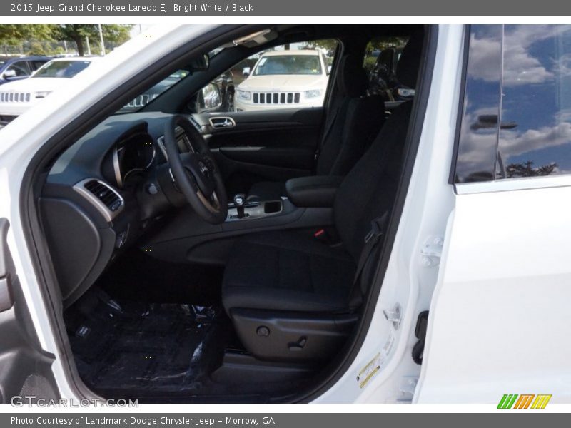 Bright White / Black 2015 Jeep Grand Cherokee Laredo E