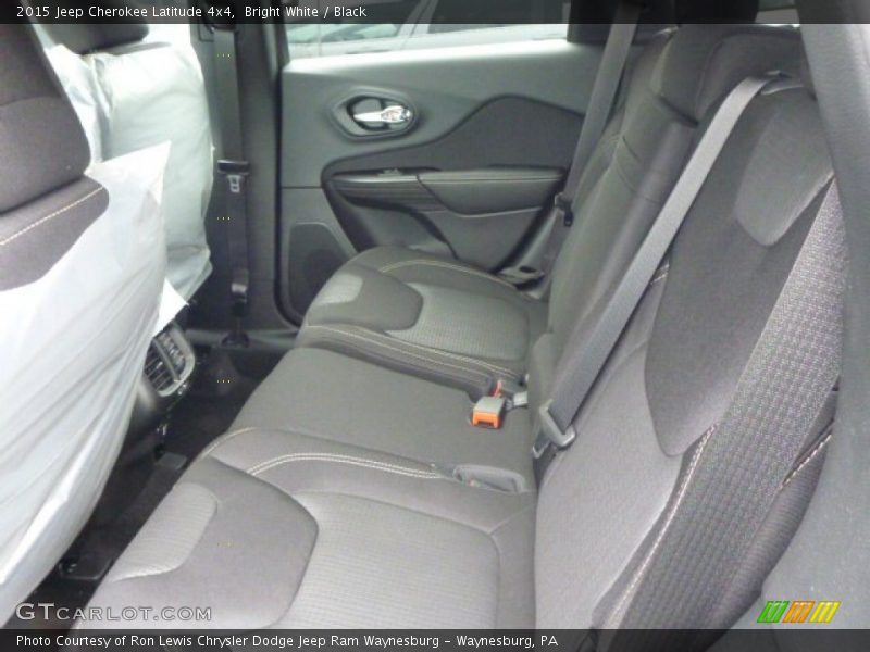 Bright White / Black 2015 Jeep Cherokee Latitude 4x4