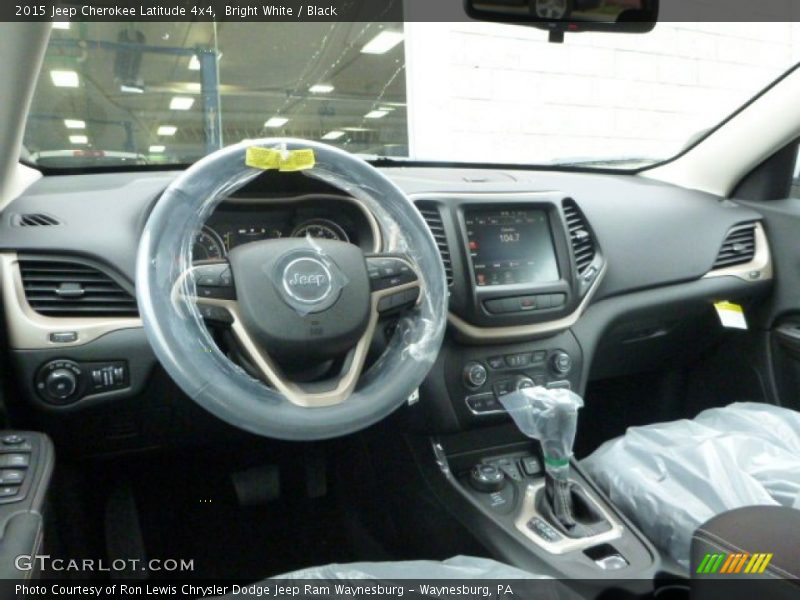 Bright White / Black 2015 Jeep Cherokee Latitude 4x4