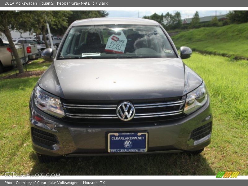 Pepper Gray Metallic / Black 2014 Volkswagen Tiguan S