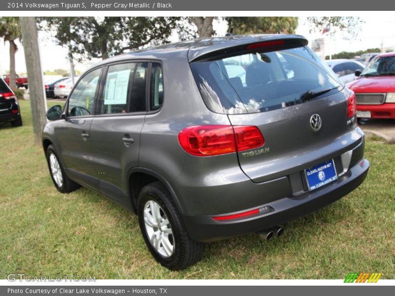 Pepper Gray Metallic / Black 2014 Volkswagen Tiguan S