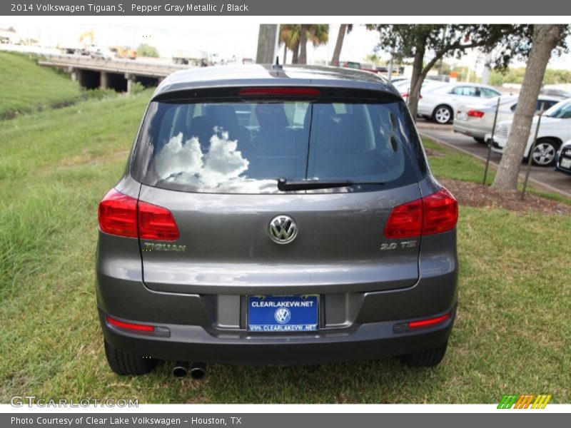 Pepper Gray Metallic / Black 2014 Volkswagen Tiguan S