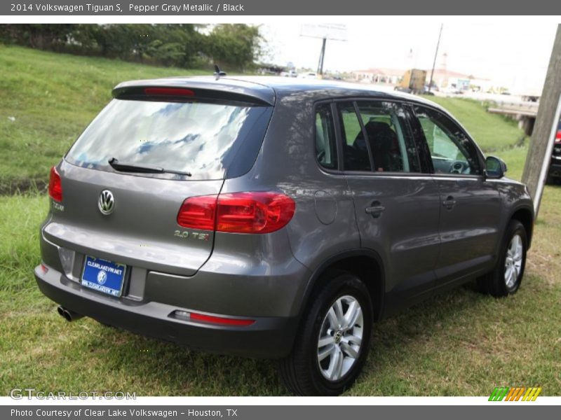 Pepper Gray Metallic / Black 2014 Volkswagen Tiguan S