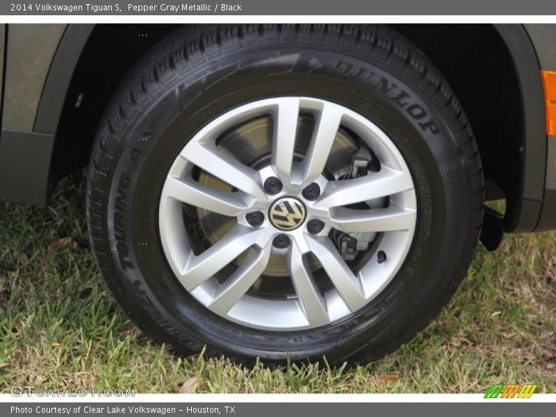 Pepper Gray Metallic / Black 2014 Volkswagen Tiguan S
