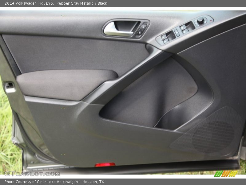 Pepper Gray Metallic / Black 2014 Volkswagen Tiguan S
