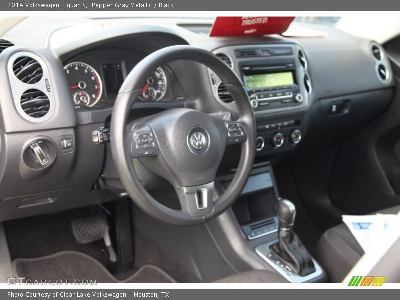 Pepper Gray Metallic / Black 2014 Volkswagen Tiguan S
