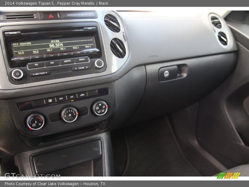 Pepper Gray Metallic / Black 2014 Volkswagen Tiguan S
