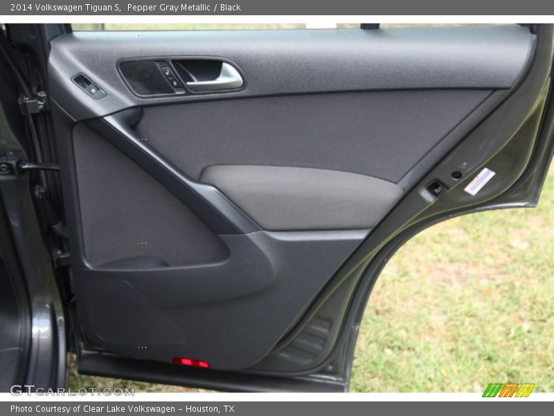 Pepper Gray Metallic / Black 2014 Volkswagen Tiguan S