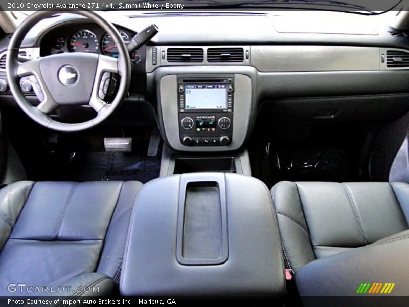 Summit White / Ebony 2010 Chevrolet Avalanche Z71 4x4