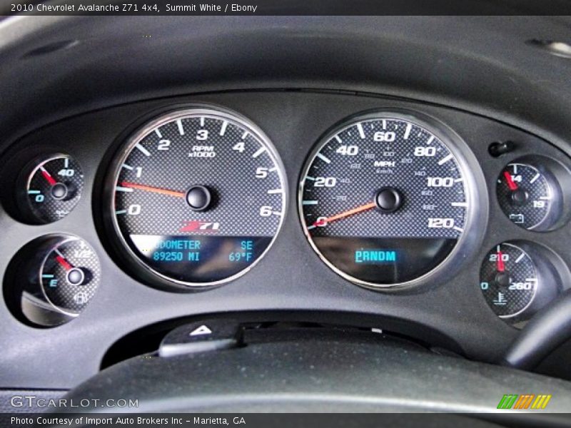 Summit White / Ebony 2010 Chevrolet Avalanche Z71 4x4