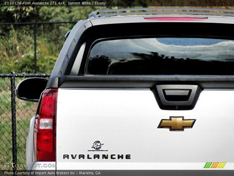 Summit White / Ebony 2010 Chevrolet Avalanche Z71 4x4