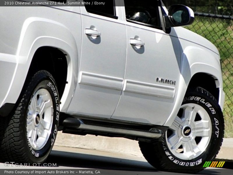 Summit White / Ebony 2010 Chevrolet Avalanche Z71 4x4