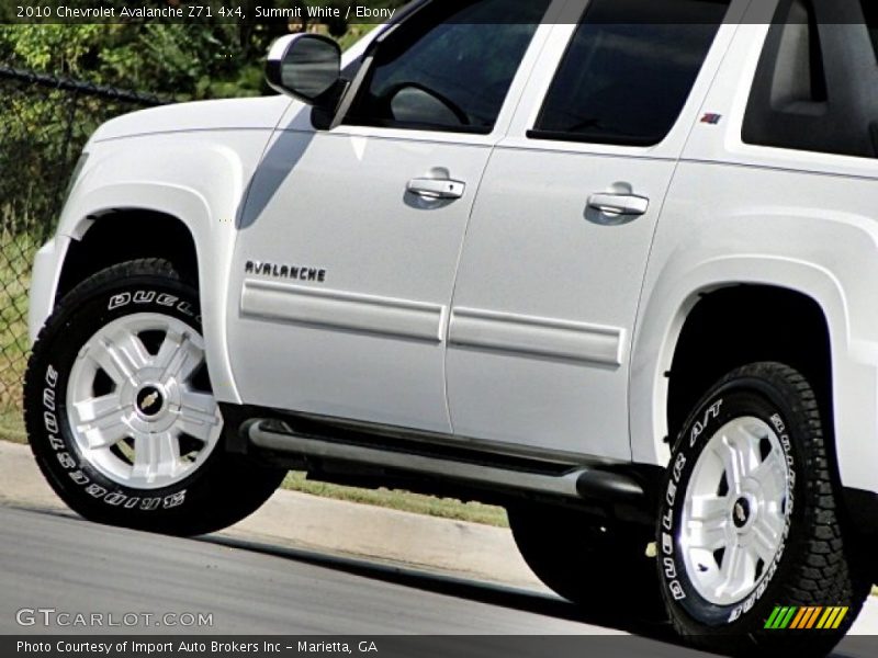 Summit White / Ebony 2010 Chevrolet Avalanche Z71 4x4