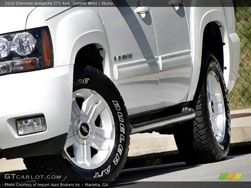 Summit White / Ebony 2010 Chevrolet Avalanche Z71 4x4