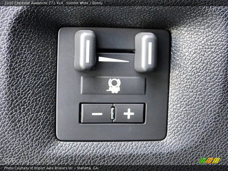 Summit White / Ebony 2010 Chevrolet Avalanche Z71 4x4