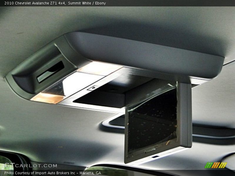Summit White / Ebony 2010 Chevrolet Avalanche Z71 4x4