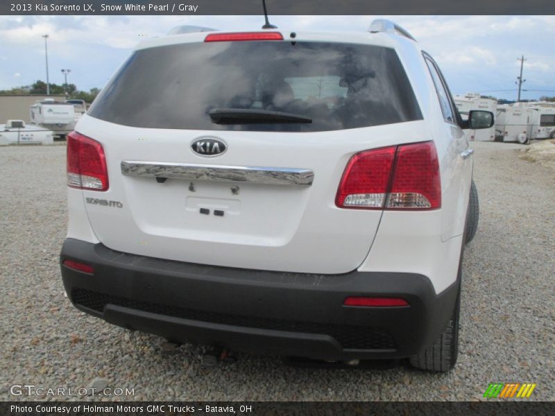 Snow White Pearl / Gray 2013 Kia Sorento LX