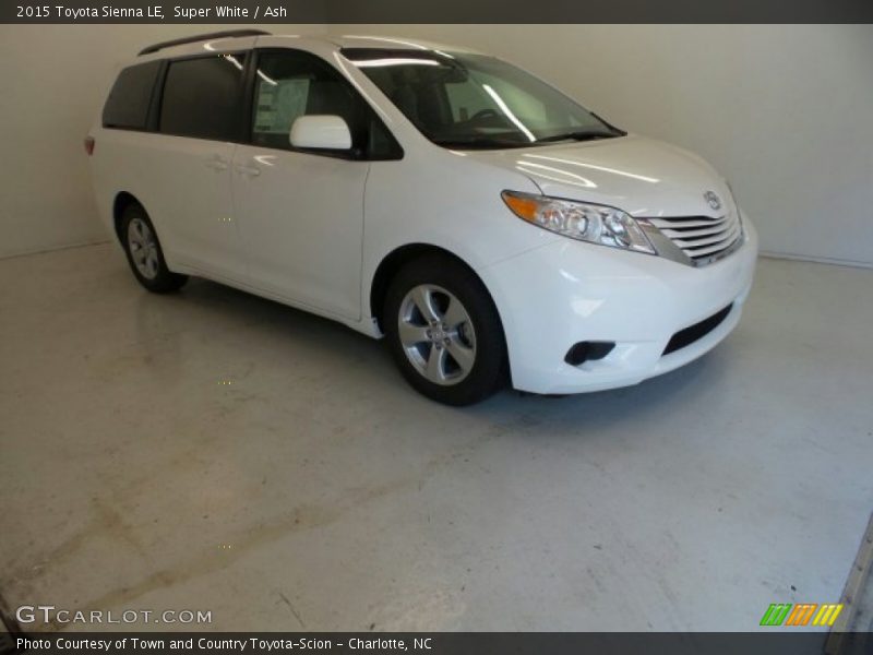 Super White / Ash 2015 Toyota Sienna LE