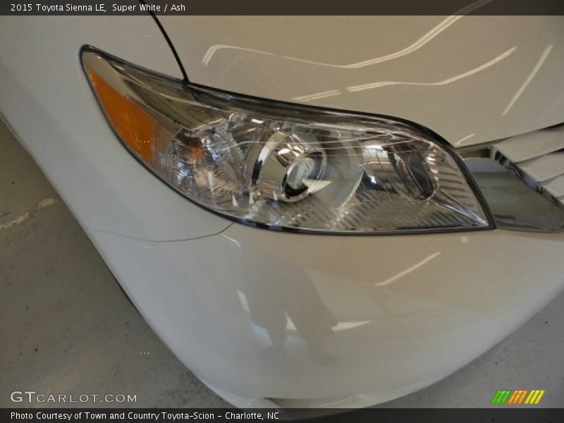 Super White / Ash 2015 Toyota Sienna LE