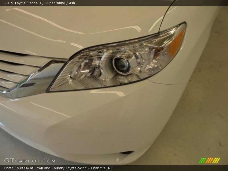 Super White / Ash 2015 Toyota Sienna LE