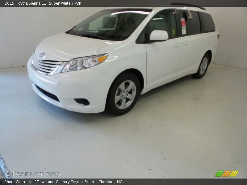 Super White / Ash 2015 Toyota Sienna LE