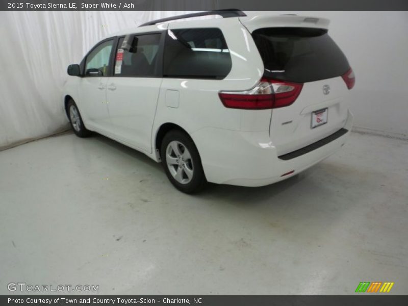 Super White / Ash 2015 Toyota Sienna LE
