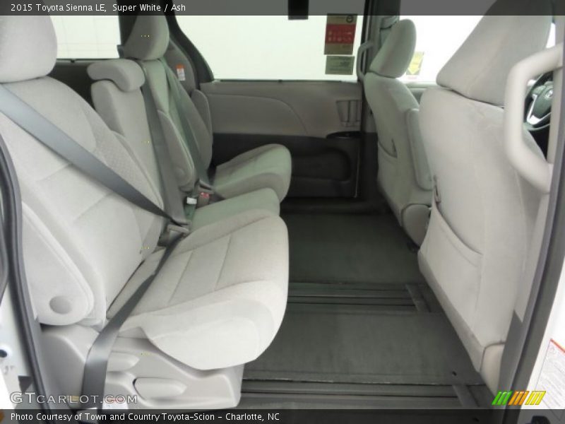 Super White / Ash 2015 Toyota Sienna LE