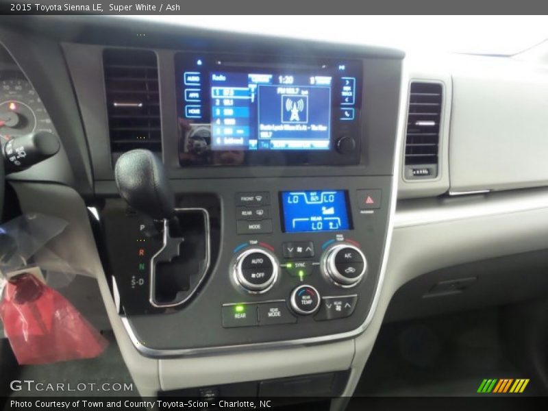 Super White / Ash 2015 Toyota Sienna LE