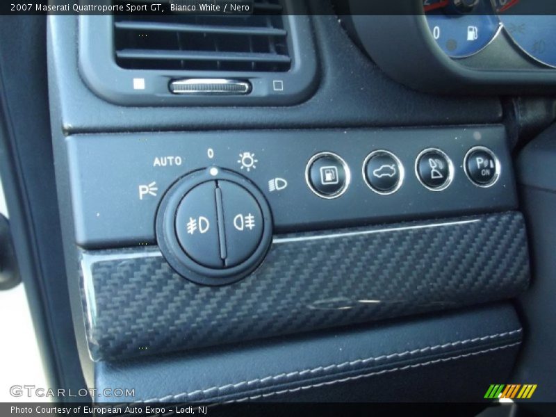 Bianco White / Nero 2007 Maserati Quattroporte Sport GT