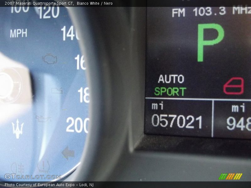 Bianco White / Nero 2007 Maserati Quattroporte Sport GT