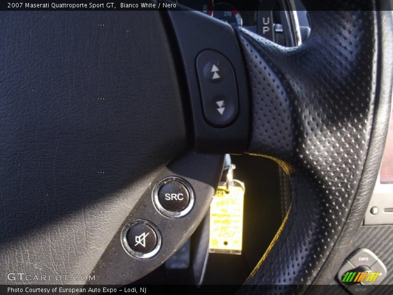 Bianco White / Nero 2007 Maserati Quattroporte Sport GT