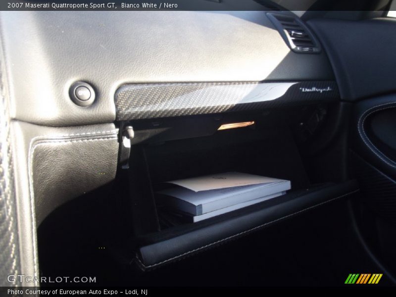 Bianco White / Nero 2007 Maserati Quattroporte Sport GT