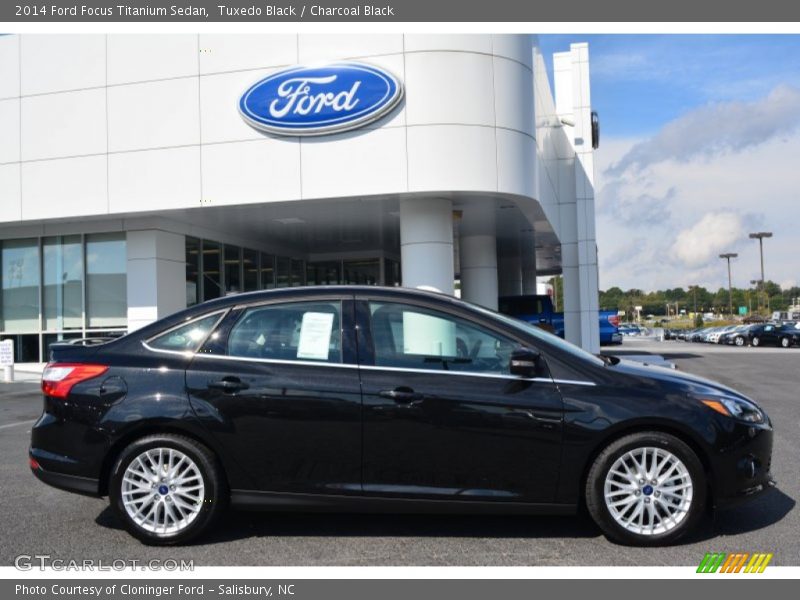Tuxedo Black / Charcoal Black 2014 Ford Focus Titanium Sedan