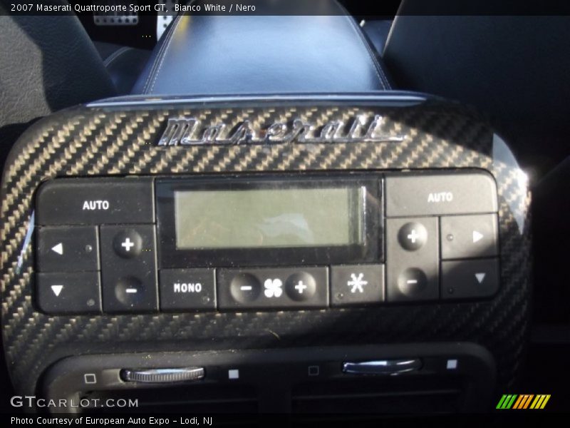 Bianco White / Nero 2007 Maserati Quattroporte Sport GT
