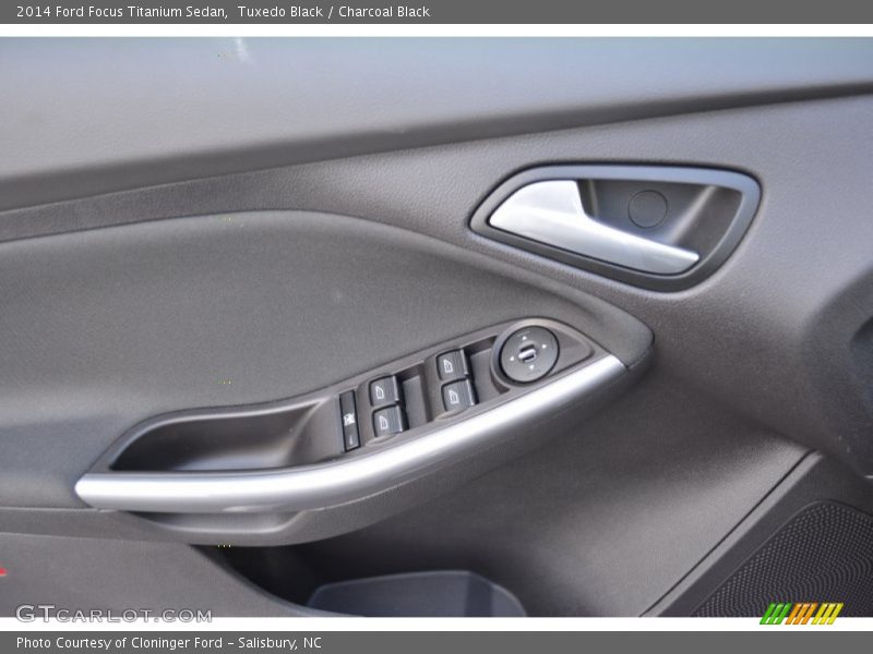Tuxedo Black / Charcoal Black 2014 Ford Focus Titanium Sedan