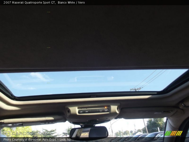 Bianco White / Nero 2007 Maserati Quattroporte Sport GT