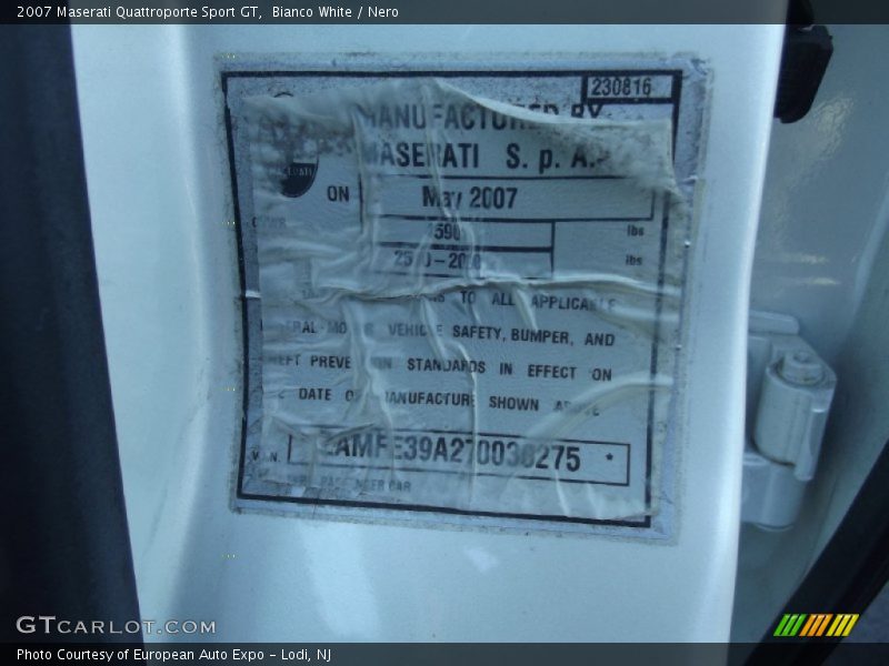 Bianco White / Nero 2007 Maserati Quattroporte Sport GT