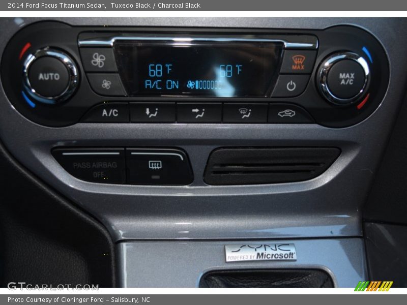 Tuxedo Black / Charcoal Black 2014 Ford Focus Titanium Sedan