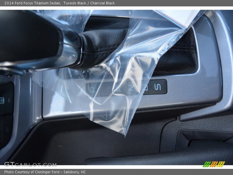 Tuxedo Black / Charcoal Black 2014 Ford Focus Titanium Sedan