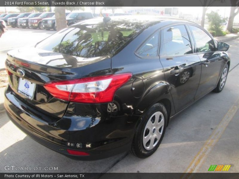 Tuxedo Black / Charcoal Black 2014 Ford Focus S Sedan