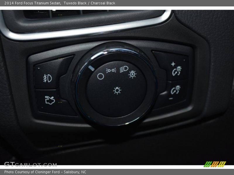 Tuxedo Black / Charcoal Black 2014 Ford Focus Titanium Sedan