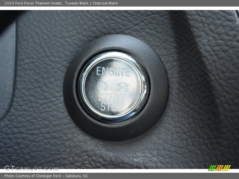 Tuxedo Black / Charcoal Black 2014 Ford Focus Titanium Sedan