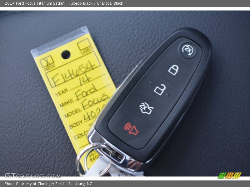 Tuxedo Black / Charcoal Black 2014 Ford Focus Titanium Sedan