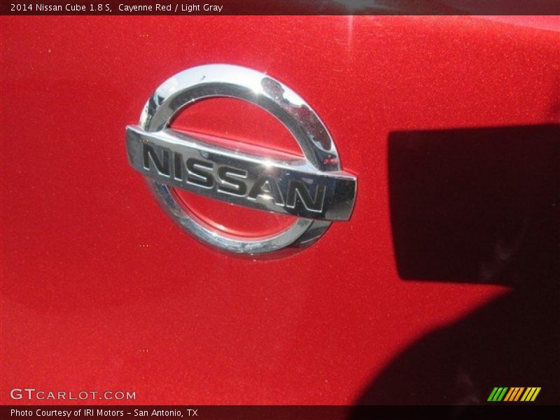 Cayenne Red / Light Gray 2014 Nissan Cube 1.8 S