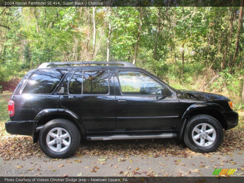 Super Black / Charcoal 2004 Nissan Pathfinder SE 4x4