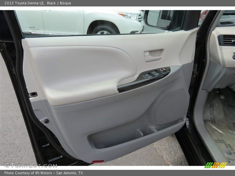 Black / Bisque 2013 Toyota Sienna LE