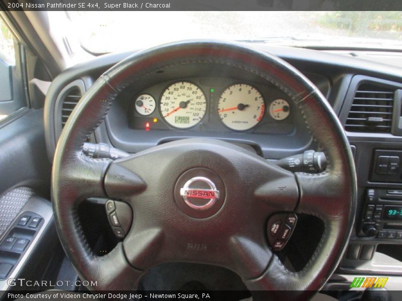 Super Black / Charcoal 2004 Nissan Pathfinder SE 4x4