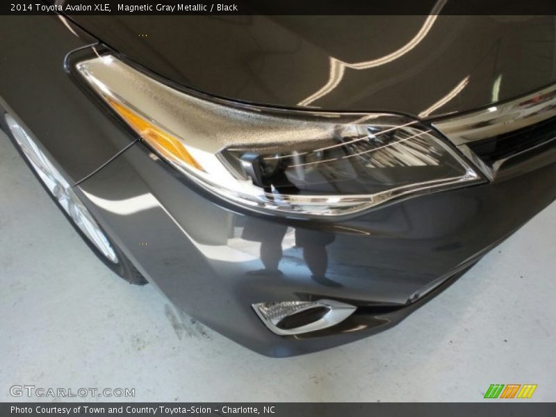 Magnetic Gray Metallic / Black 2014 Toyota Avalon XLE