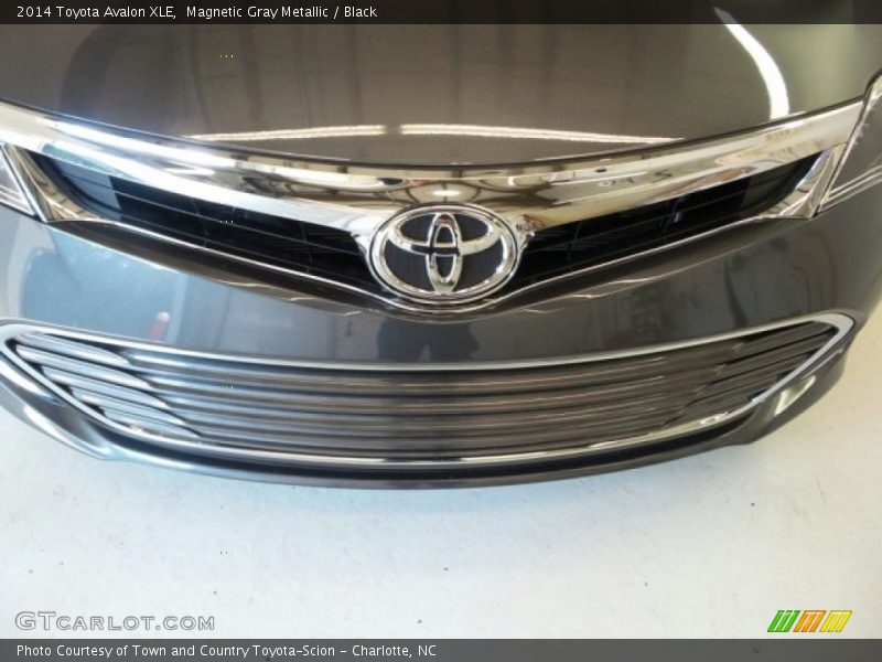 Magnetic Gray Metallic / Black 2014 Toyota Avalon XLE